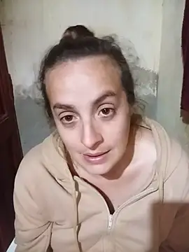 YeneFantasy2 Adlı Modelin Canlı XXX Sohbeti