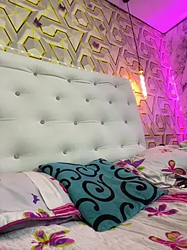 MelanyyJhonson15's Live XXX Chat