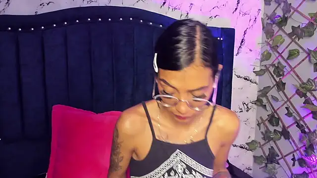 Živý XXX chat KarlaSlutSkinny__
