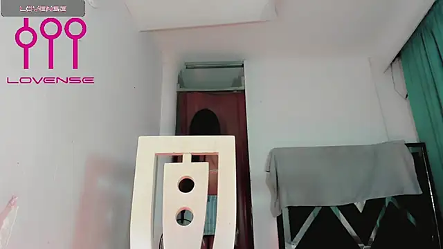 rous_sexyts' Webcam Show