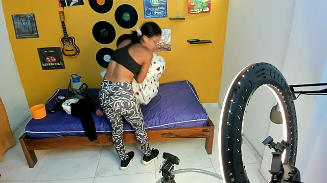 Chatroom XXX en direct de lilithevil32