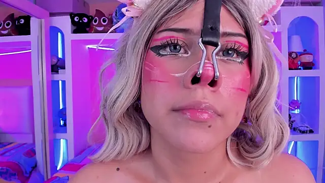 miss___megan Adlı Modelin Canlı XXX Sohbeti