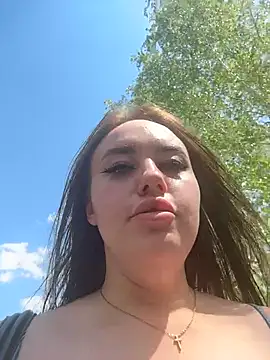Chat XXX en directo de KiraSunshine