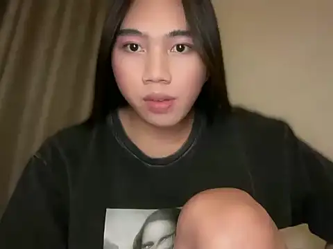 kat_mire Pertunjukan Webcam