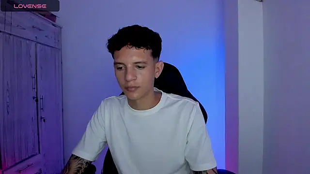 tylernova Chat XXX live