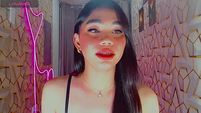 DreamGirlMia 网络视讯表演