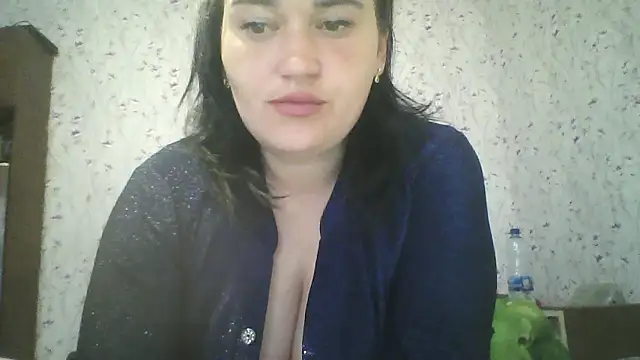 HollyLaBerry Chat XXX live