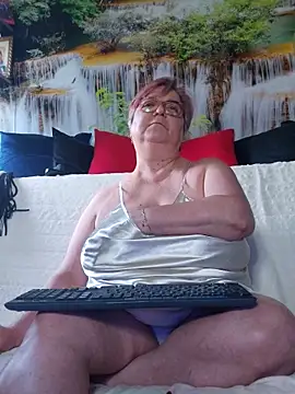 QueenPammy1 Adlı Modelin Canlı XXX Sohbeti