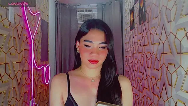 DreamGirlMia 网络视讯表演
