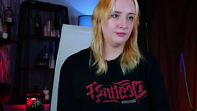 دردشة AsheLucker الجنسية المباشرة
