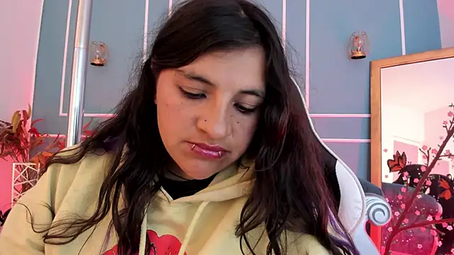Chat XXX en directo de TaraTaylorr