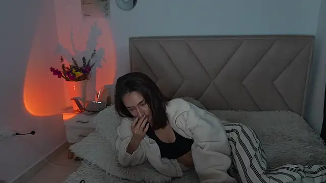 Bonnieshyy élő XXX-chatje