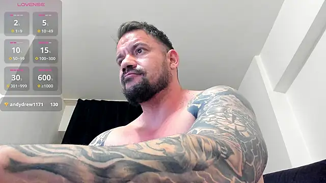 musclemonster31 网络视讯表演