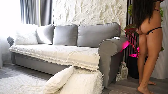 Ivy_Bellee Adlı Modelin Canlı XXX Sohbeti