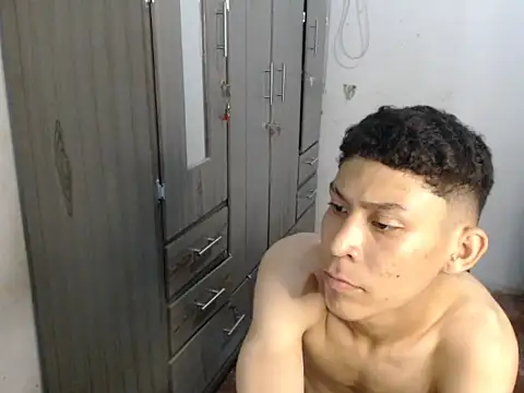 Show de mastercum28 na webcam