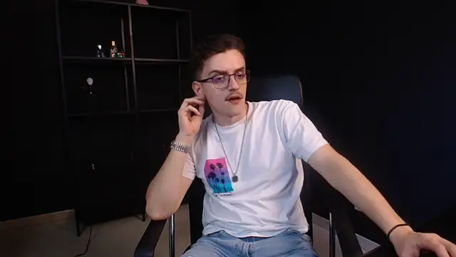 FelixStarkk 网络视讯表演
