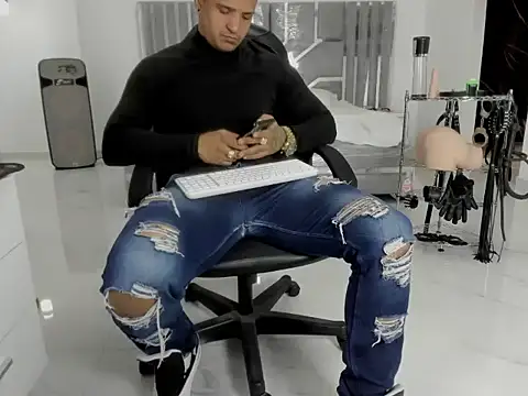 عرض كام master_leather
