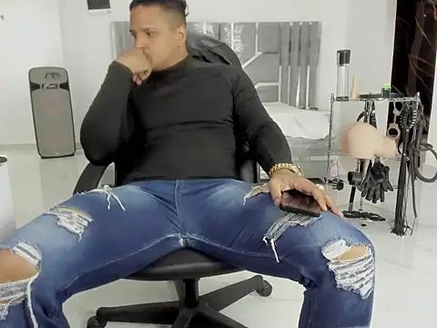 master_leather's Live XXX Chat
