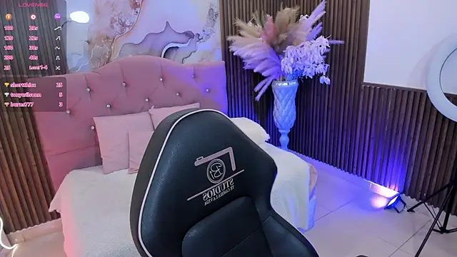 SABRIINA_TAY élő XXX-chatje