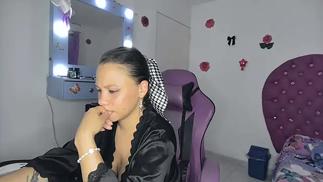 دردشة soffy_rosses الجنسية المباشرة