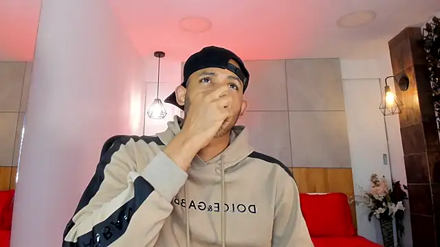 Chat +18 de B_Wild ao vivo
