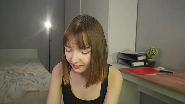 Leyla_crsh Adlı Modelin Canlı XXX Sohbeti