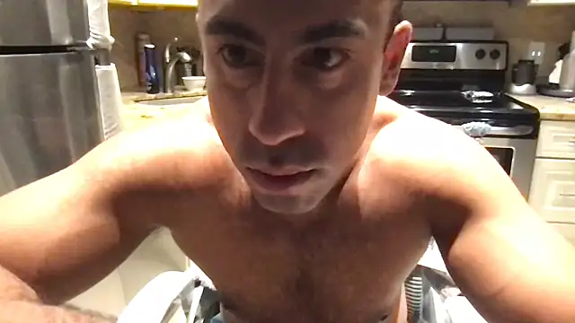 Chat XXX en directo de BigGuyMuscle