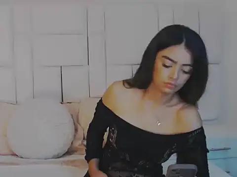 AnnieDesire's Live XXX Chat