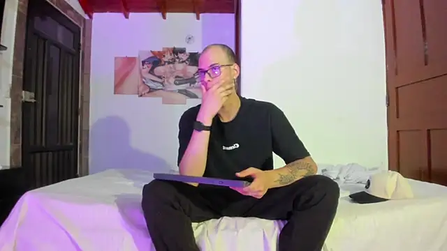 Czat XXX na żywo – Vlad__night