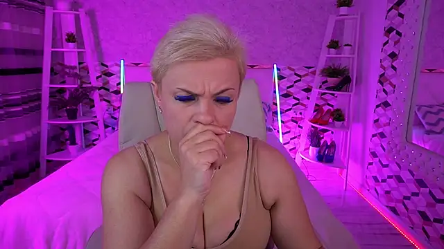 Chatroom XXX en direct de CrystalVibe