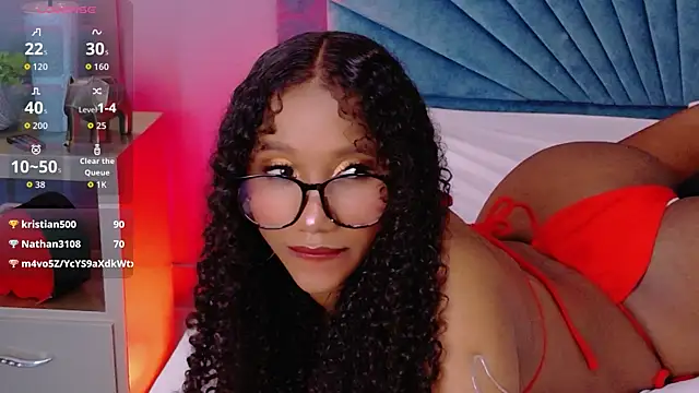 Chloe-Rose- 现场XXX聊天