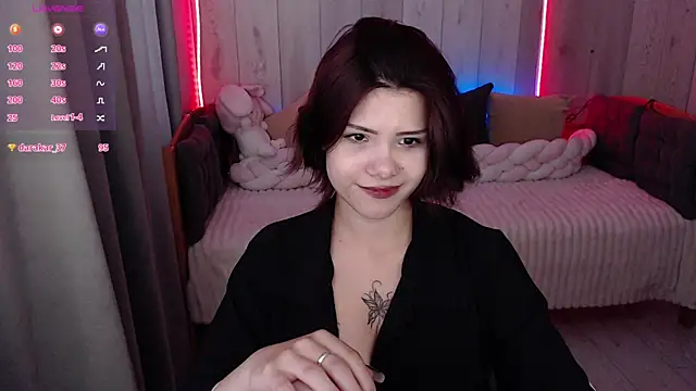 Chat +18 de llittle-peachh ao vivo