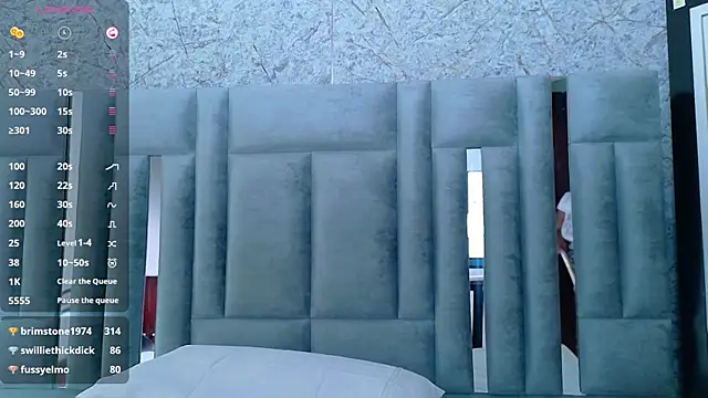 bigcurvymoomy's Live XXX Chat