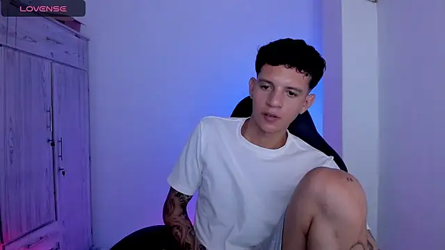 tylernova Adlı Modelin Canlı XXX Sohbeti