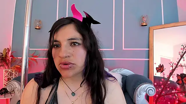 TaraTaylorr Chat XXX live