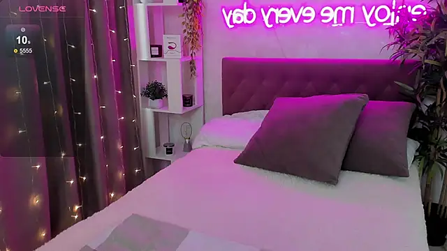 FeralPeach's Live XXX Chat