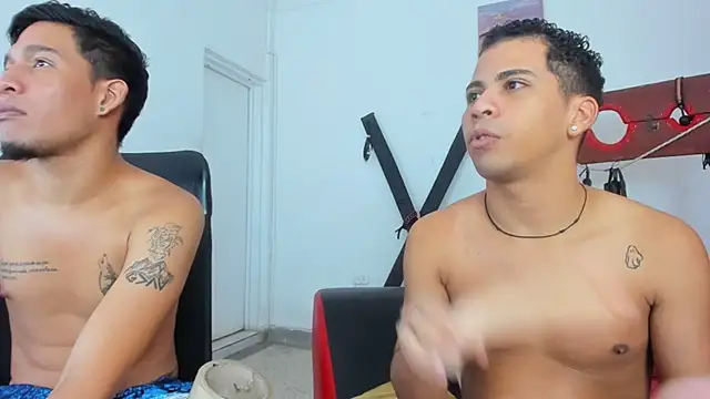 Živý XXX chat your_gay_party