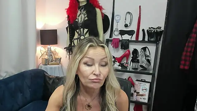 دردشة crystaLUX الجنسية المباشرة