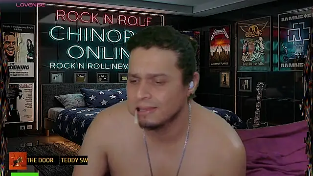 chino_roz Adlı Modelin Canlı XXX Sohbeti