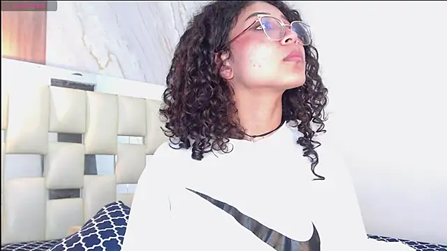 Chat XXX en directo de honeymoon_12