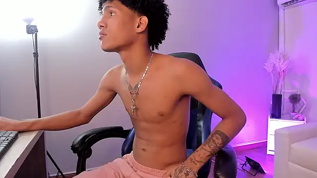 NoahBull19 在線直播表演
