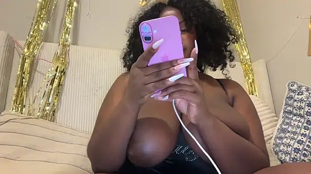 SpoiledEboni's Live XXX Chat