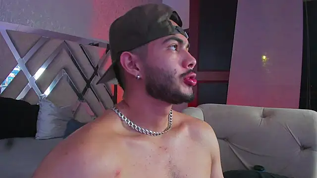 Vincentblack Adlı Modelin Canlı XXX Sohbeti