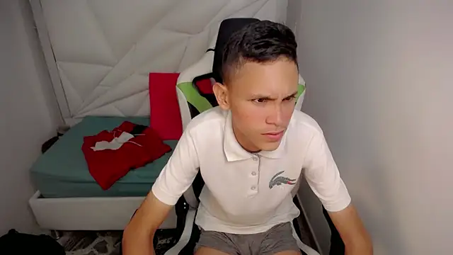sombra_18 Live XXX-Chat