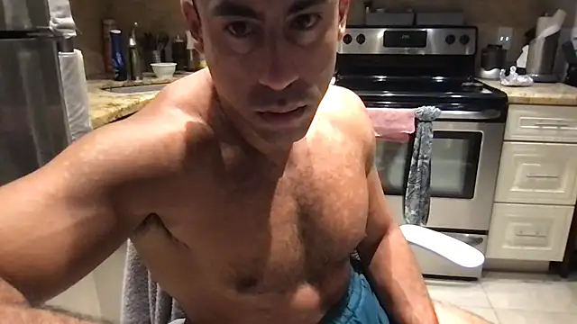 XXX chat uživo modela BigGuyMuscle