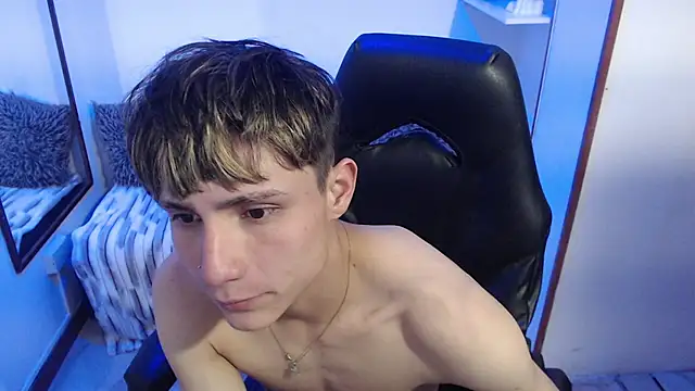 Yao_23's Webcam Show