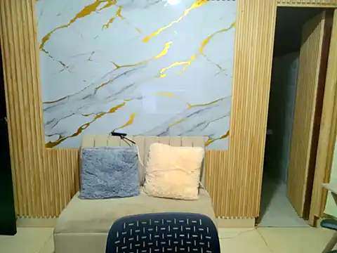 Show modela Rachell_boobs na web-kameri