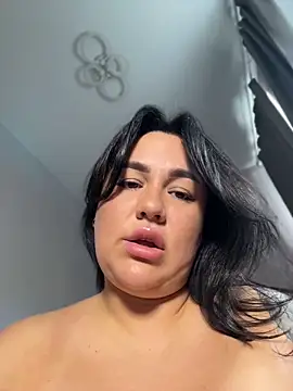 SwittieKendra's Live XXX Chat