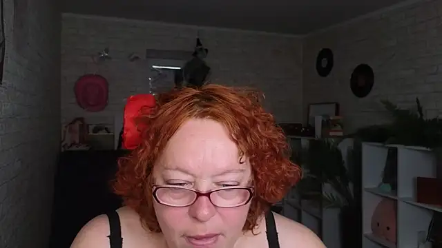 Fara_Flutte Adlı Modelin Canlı XXX Sohbeti