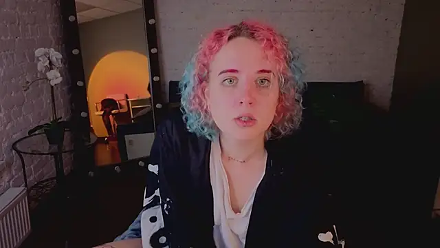 ScarlettSparkss' Live XXX Chat